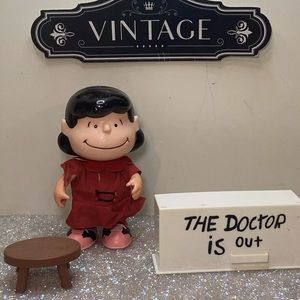 Super Rare Vtg 1952’ Peanuts Hard Plastic Doll, Jointed Lucy w/Dr. Table & Chair